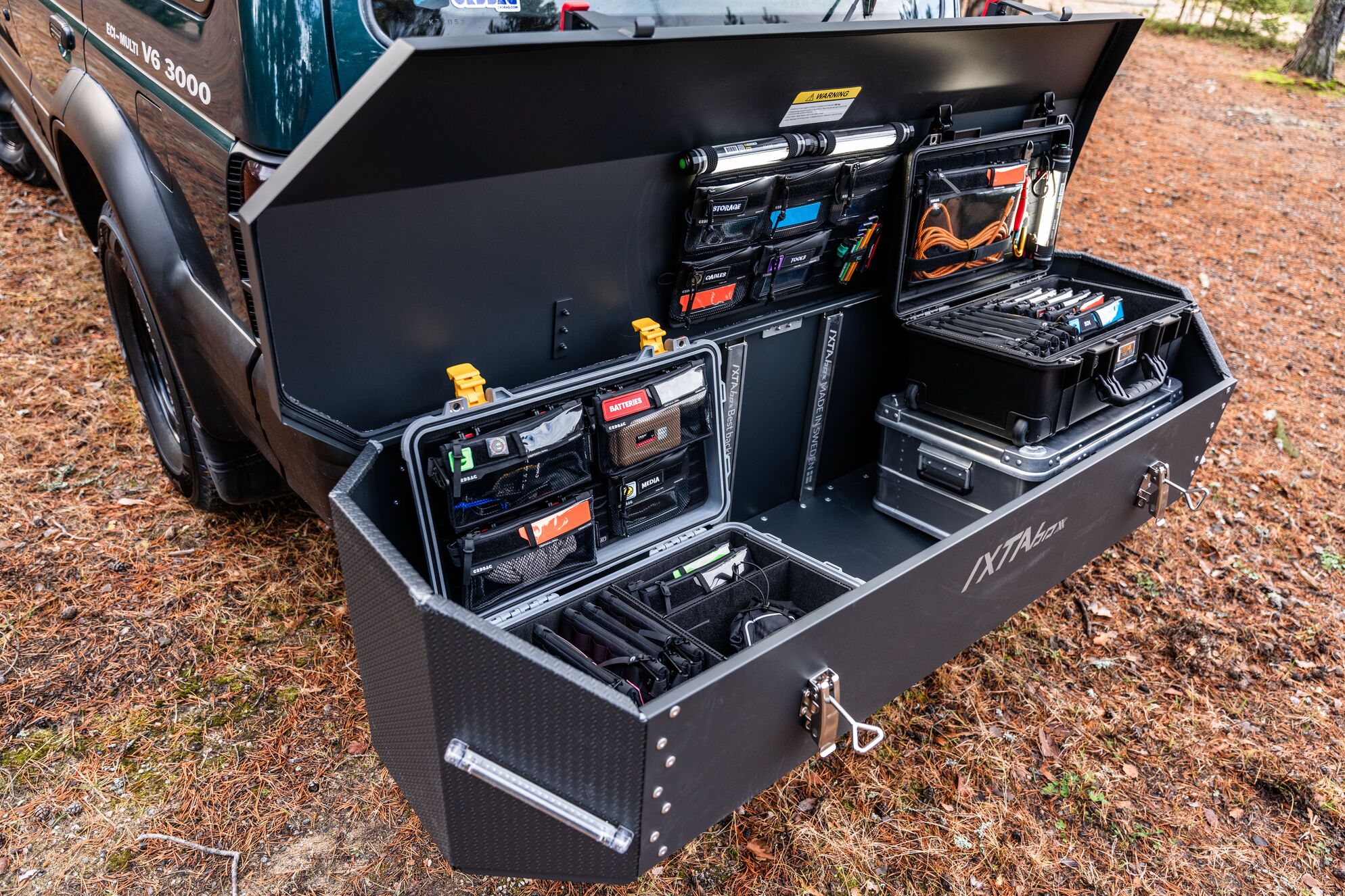 Vehicle trunk utility storage